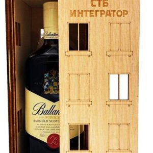 Виски Ballantine's в деревянной коробке